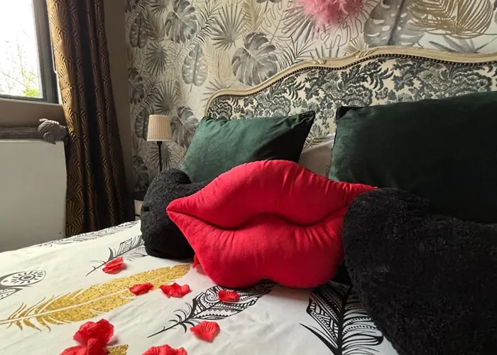 Romantisme Et Glamour Avec Spa ,Jardin Proche Zenith