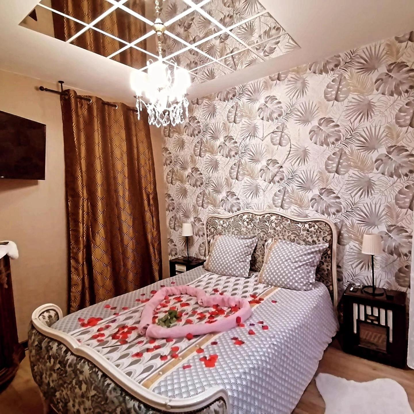 Romantisme Et Glamour Avec ,jardin Proche Zenith Dijon